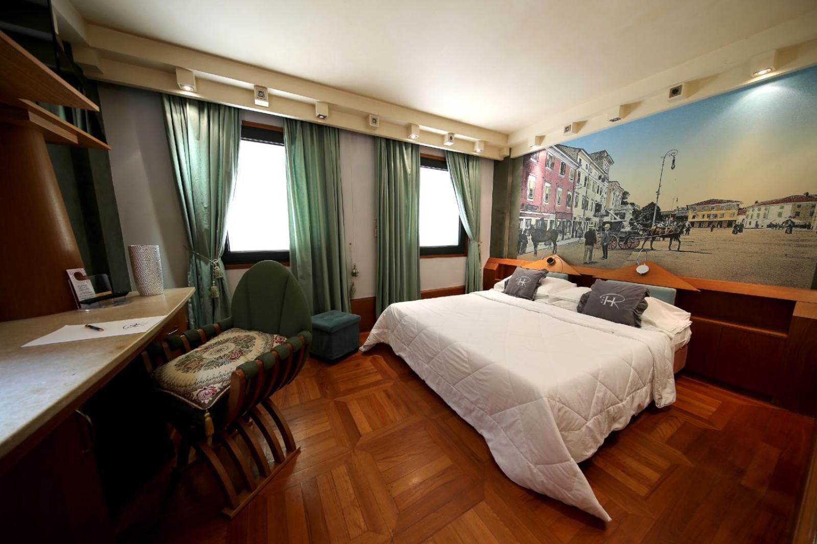Hr Hotel Monfalcone Exterior foto