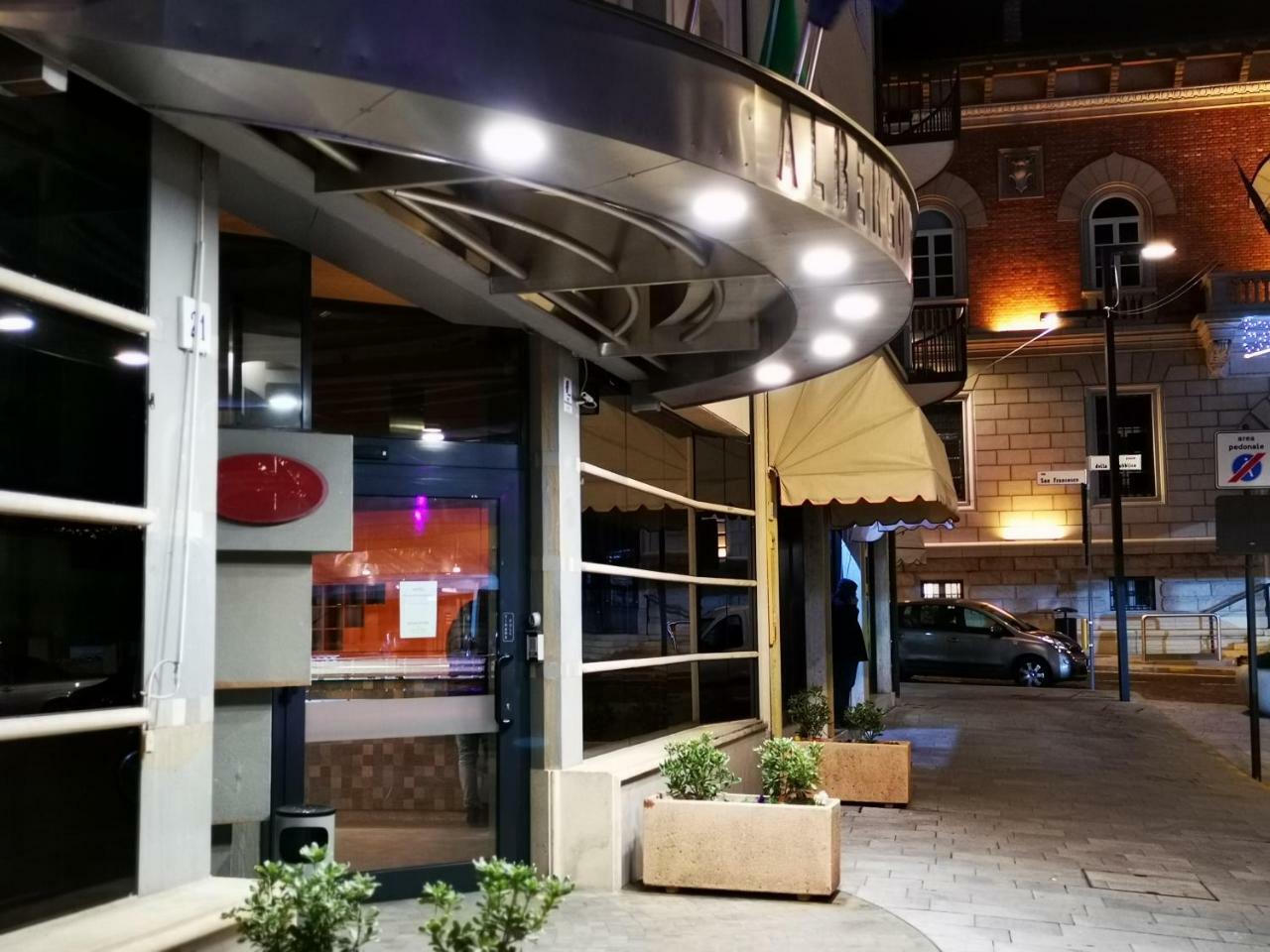 Hr Hotel Monfalcone Exterior foto