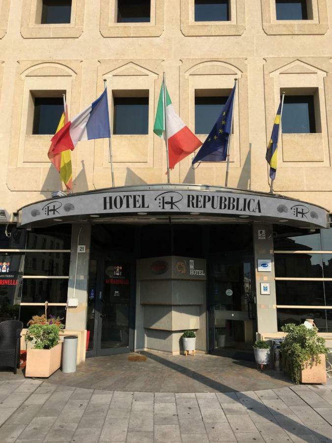 Hr Hotel Monfalcone Exterior foto